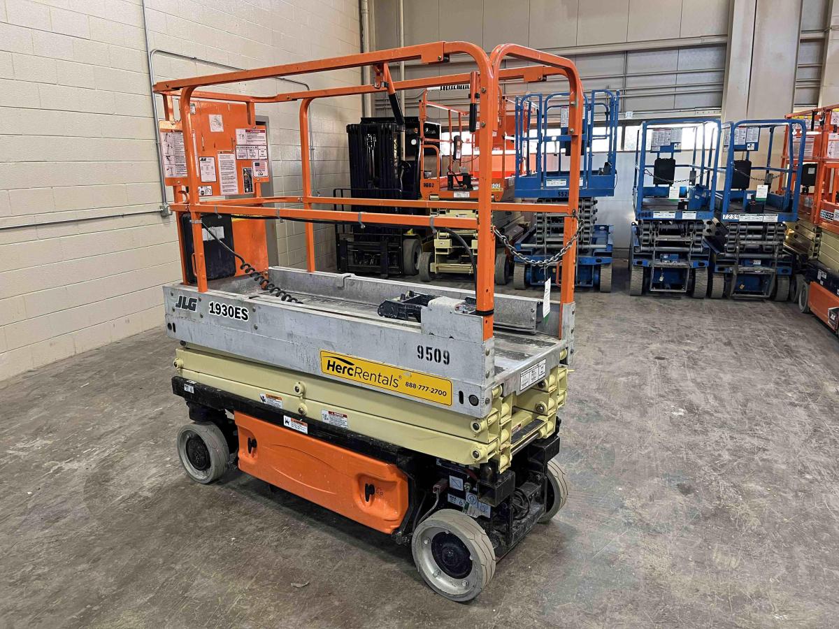 2013 JLG 1930ES
