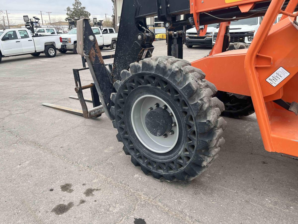 2020 SkyTrak 10042