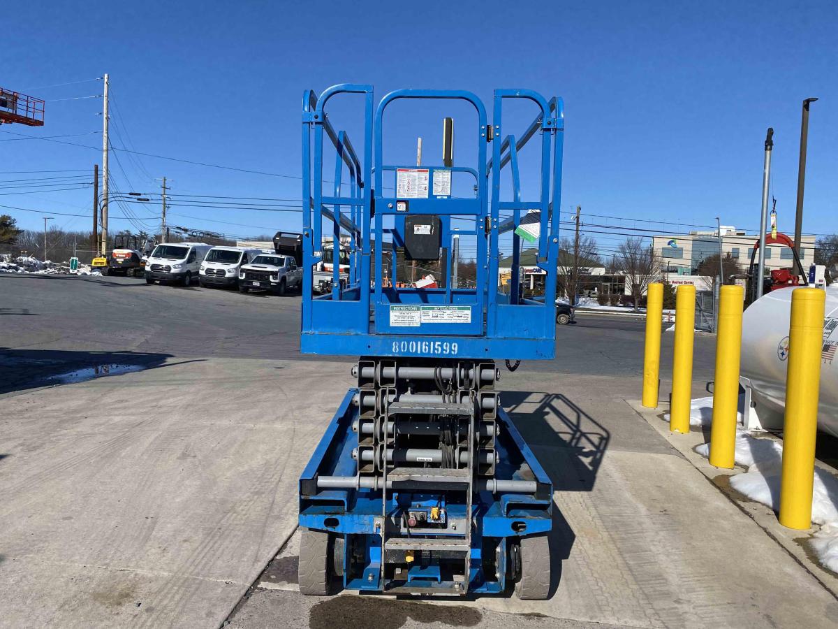 2017 Genie GS-3246