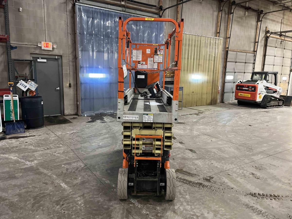 2014 JLG 2630ES