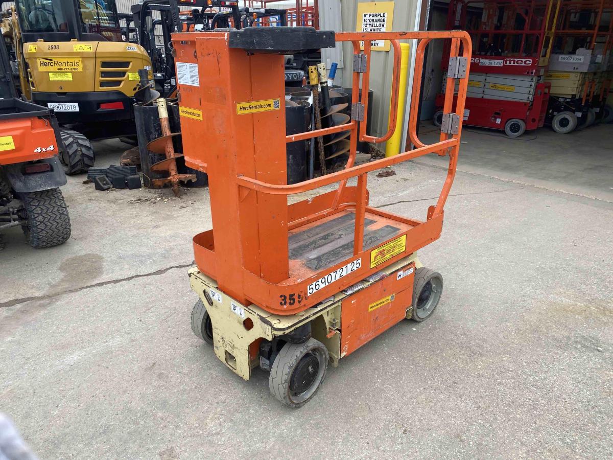 2015 JLG 1230ES