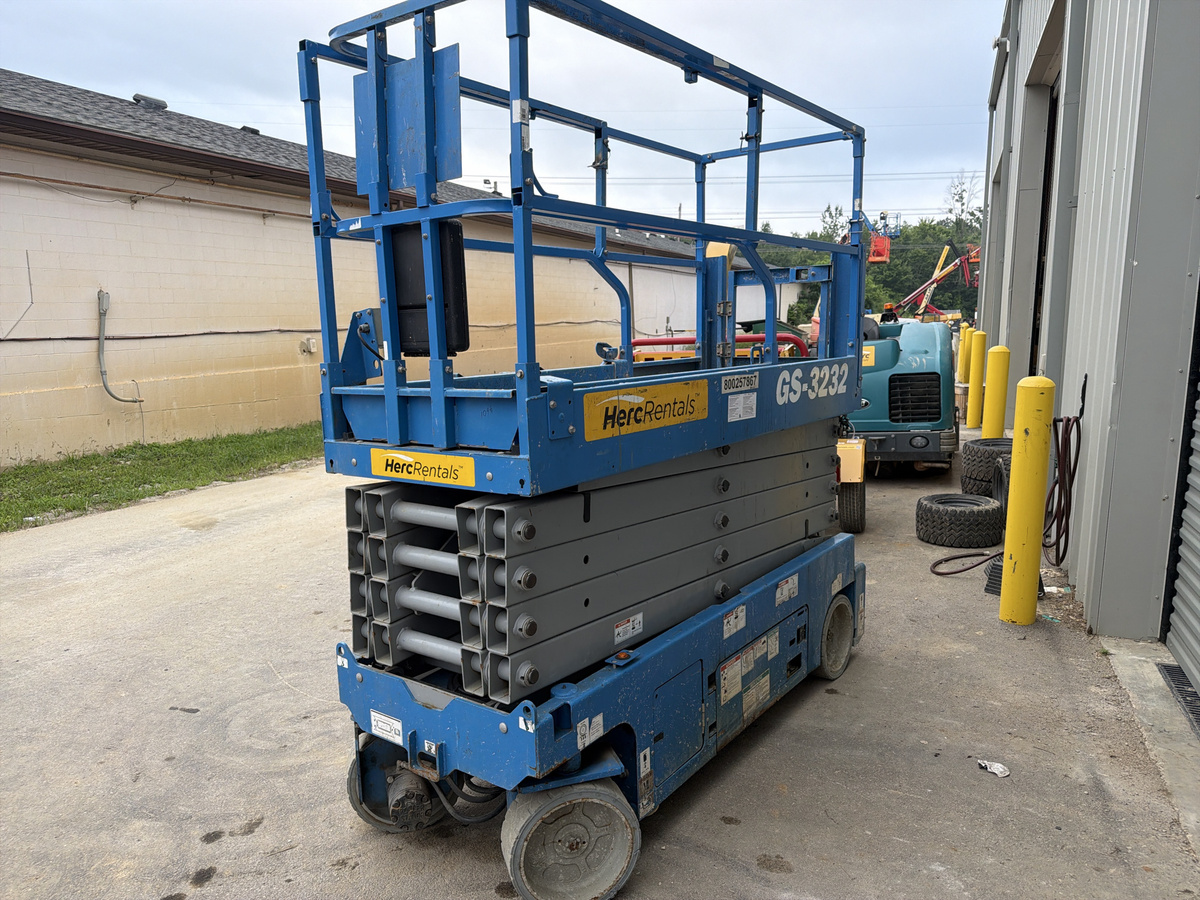 2019 Genie GS-3232-2