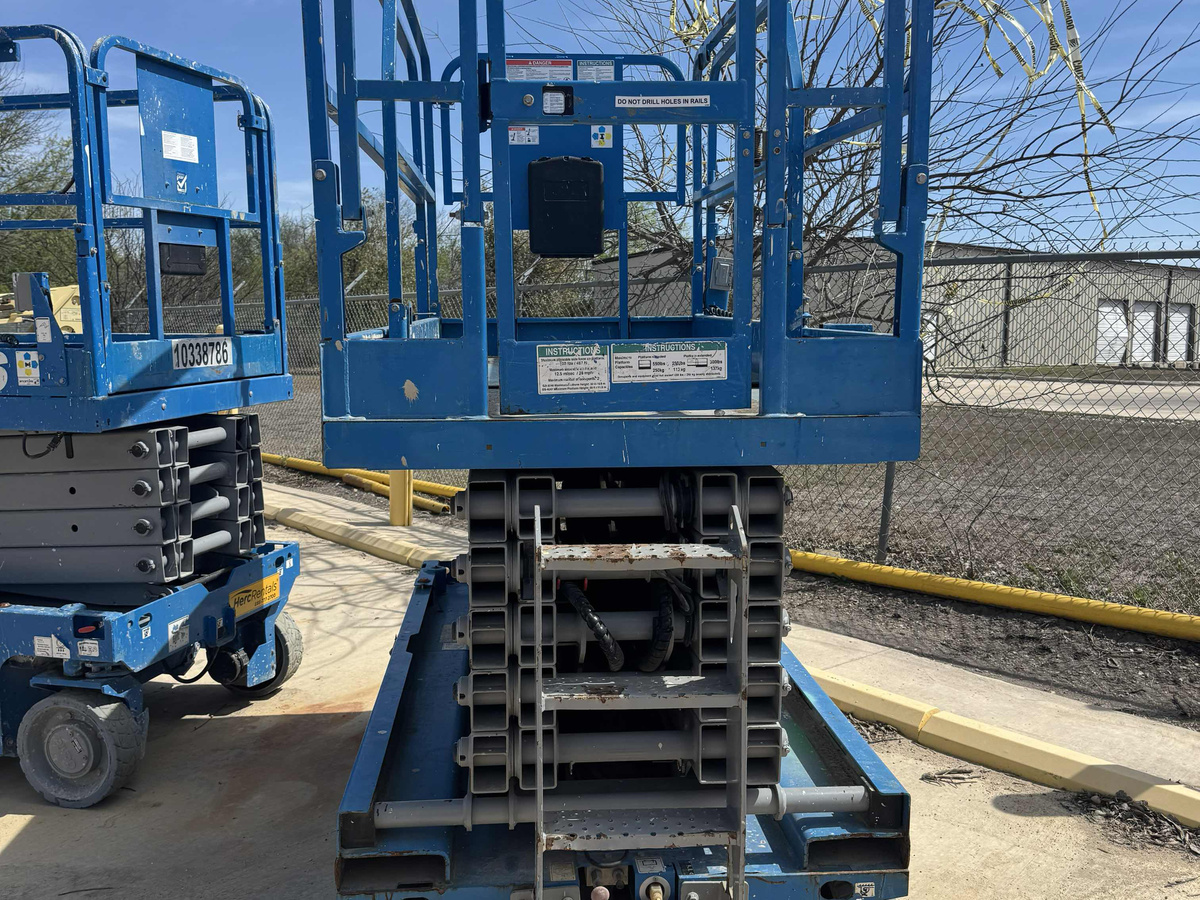 2018 Genie GS-4047