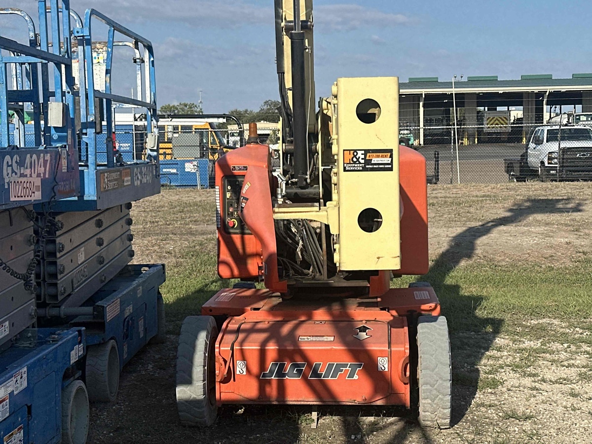 2017 JLG E400AJPN-5