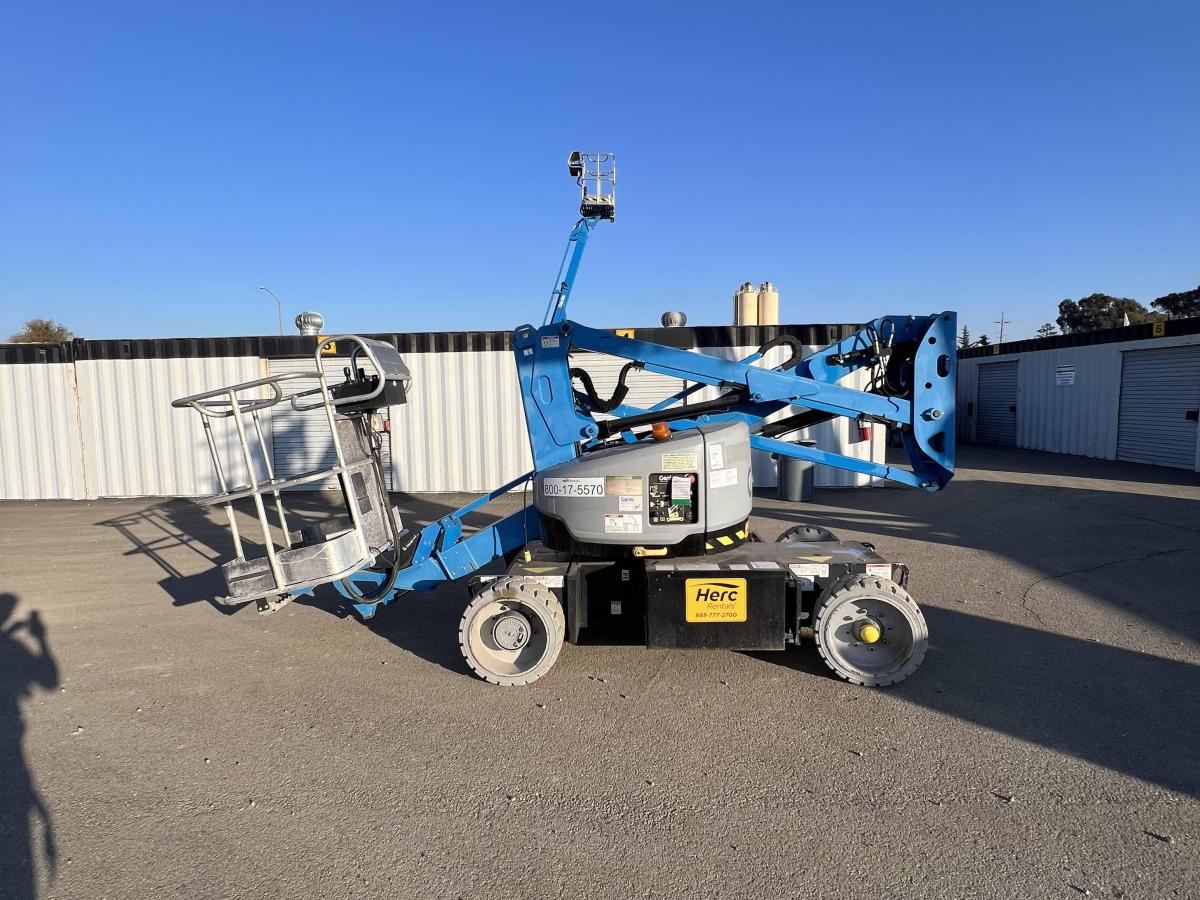 2017 Genie Z-33/18