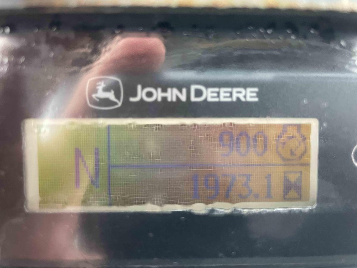 2015 John Deere 210L