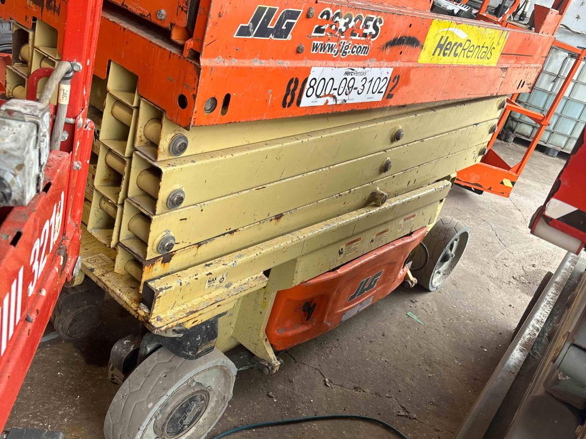 2016 JLG 2632ES