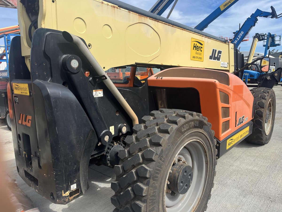 2019 JLG 1255-7