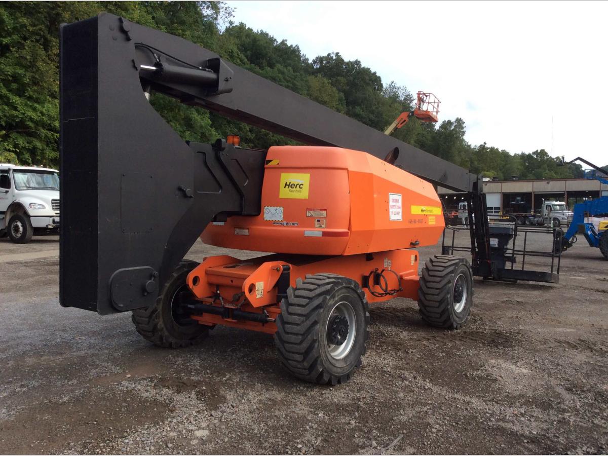 2012 JLG 800AJ