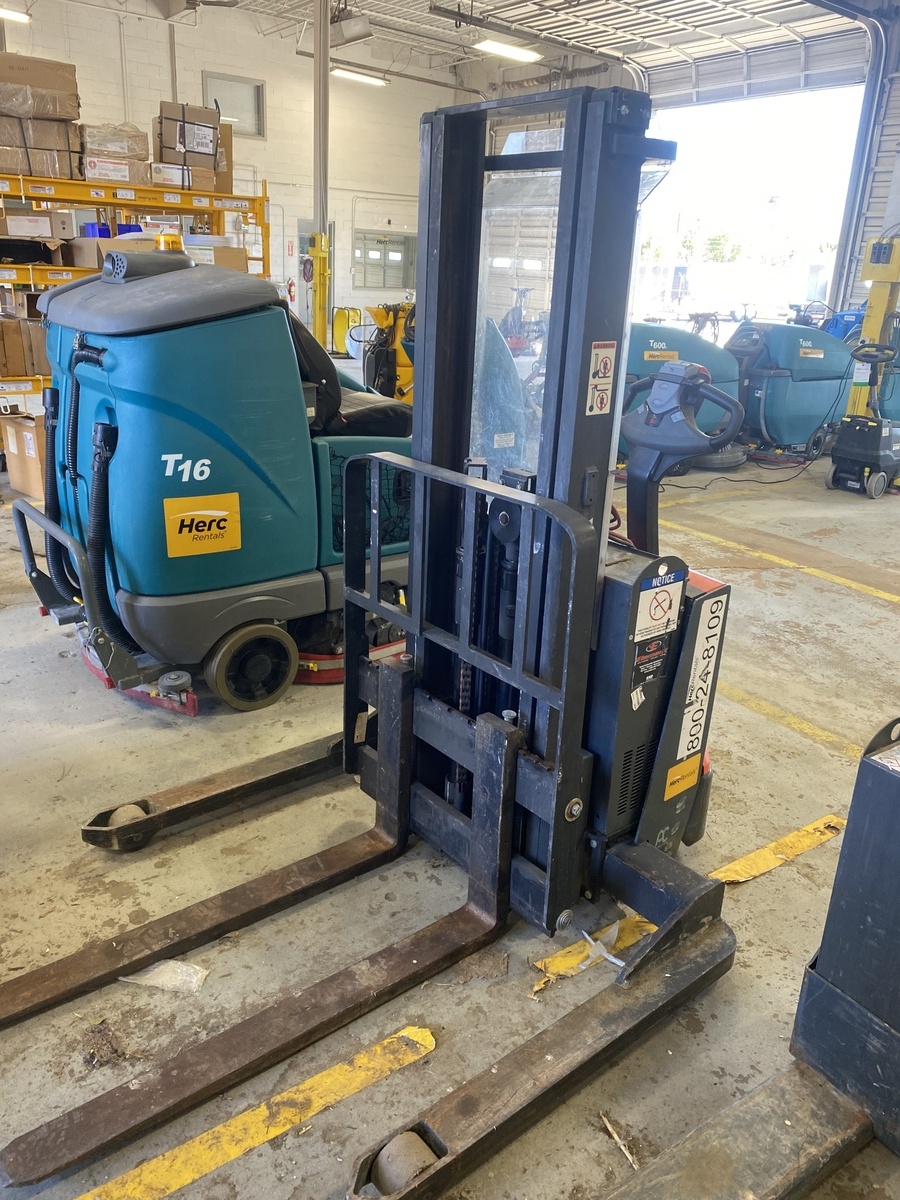 2019 Toyota 8BWS13-4