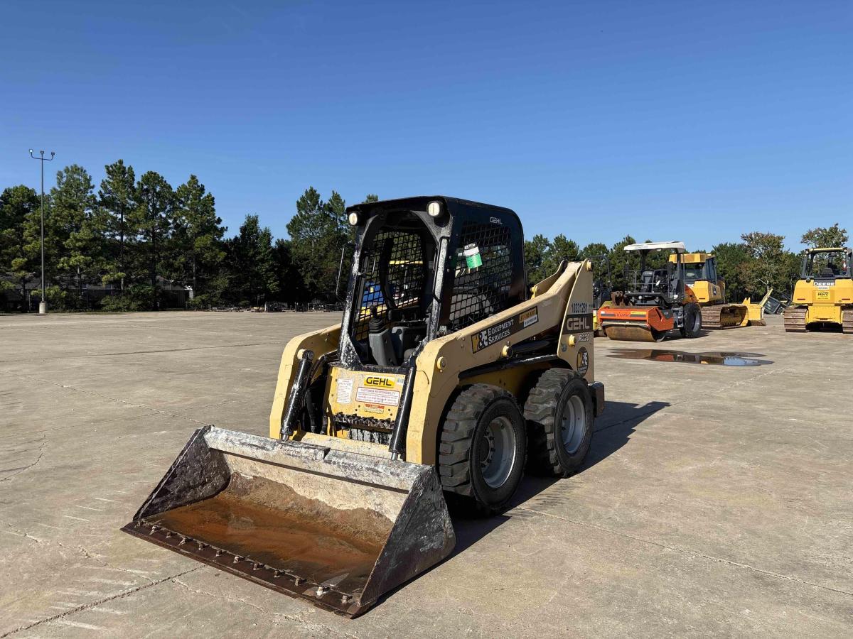 2021 Gehl R220-4
