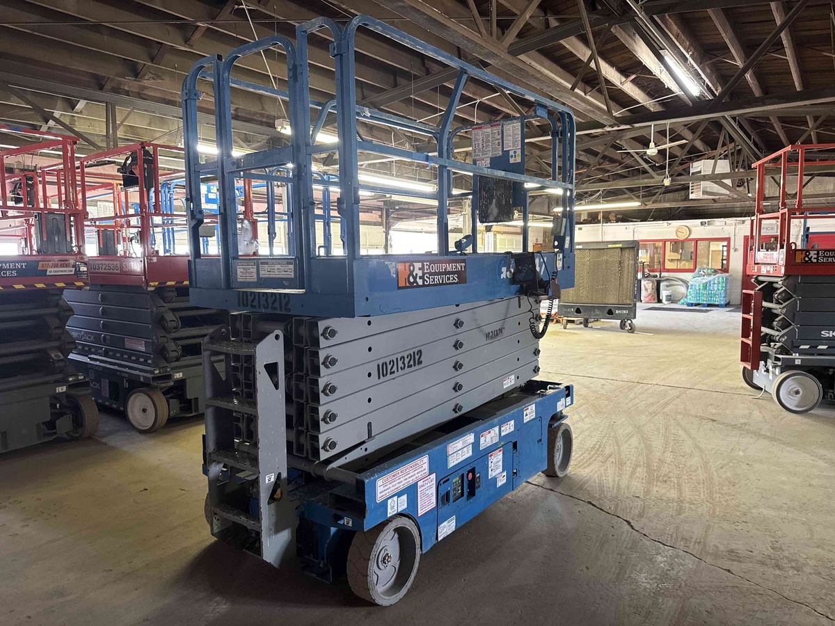 2017 Genie GS-4047