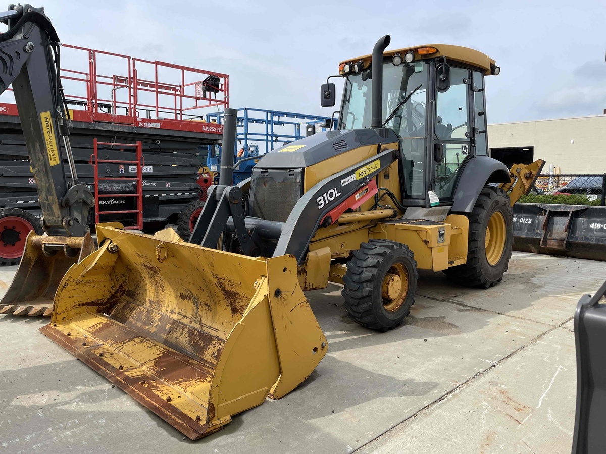 2017 John Deere 310L-1
