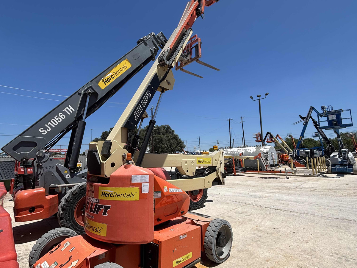 2018 JLG E450AJ-2