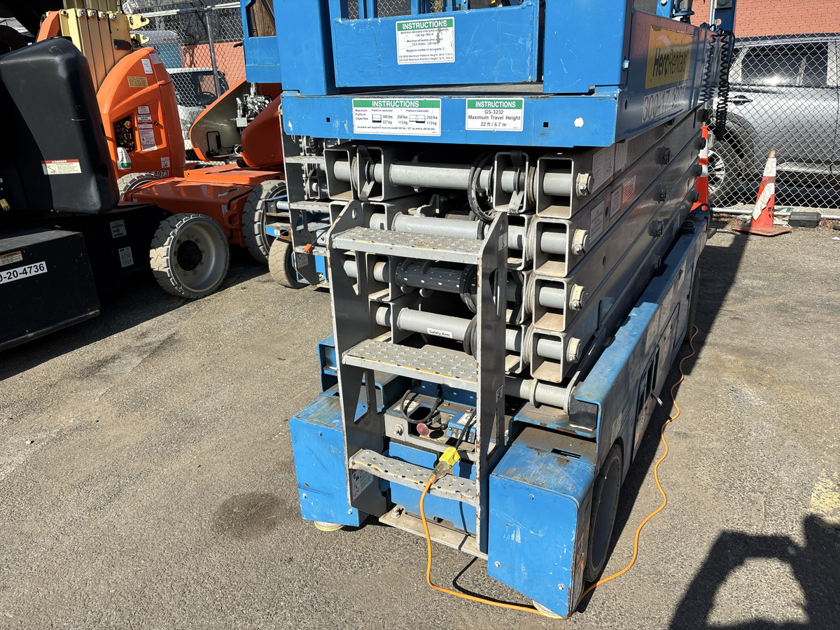 2017 Genie GS-3232-4