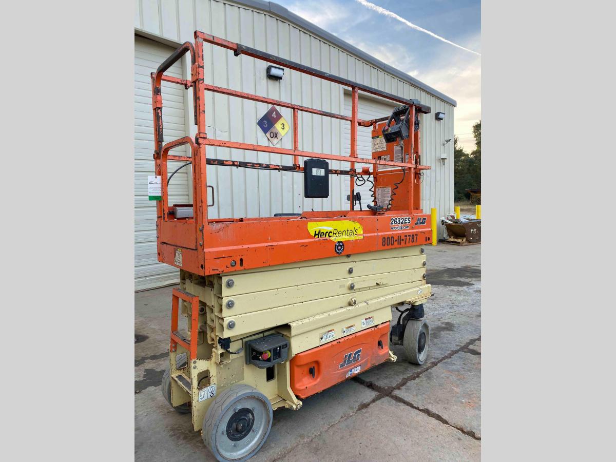 2016 JLG 2632ES