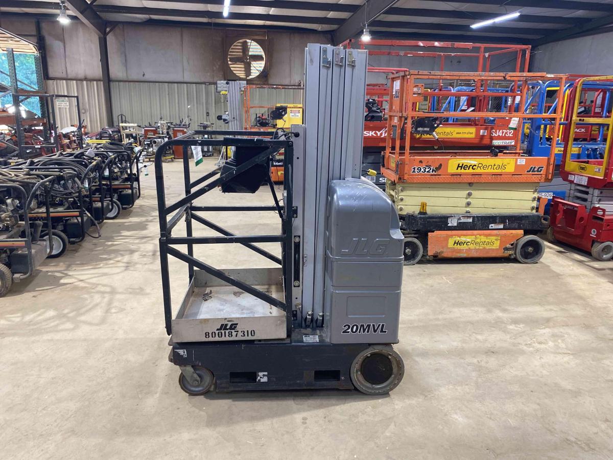 2017 JLG 20MVL