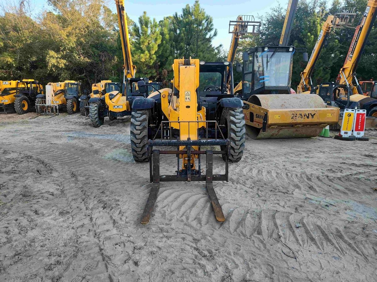 2022 JCB 507-42-5