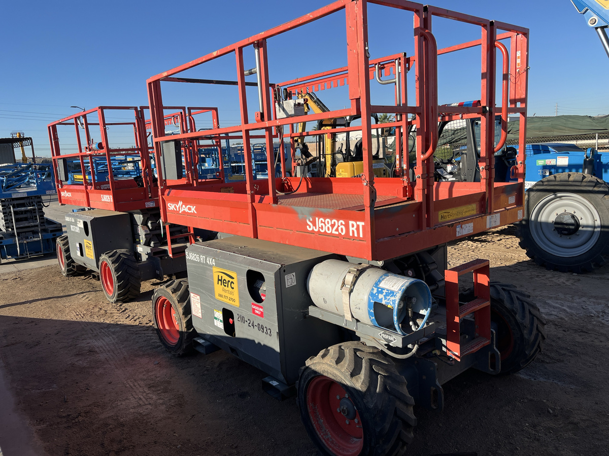 2018 Skyjack SJ-6826RT-4