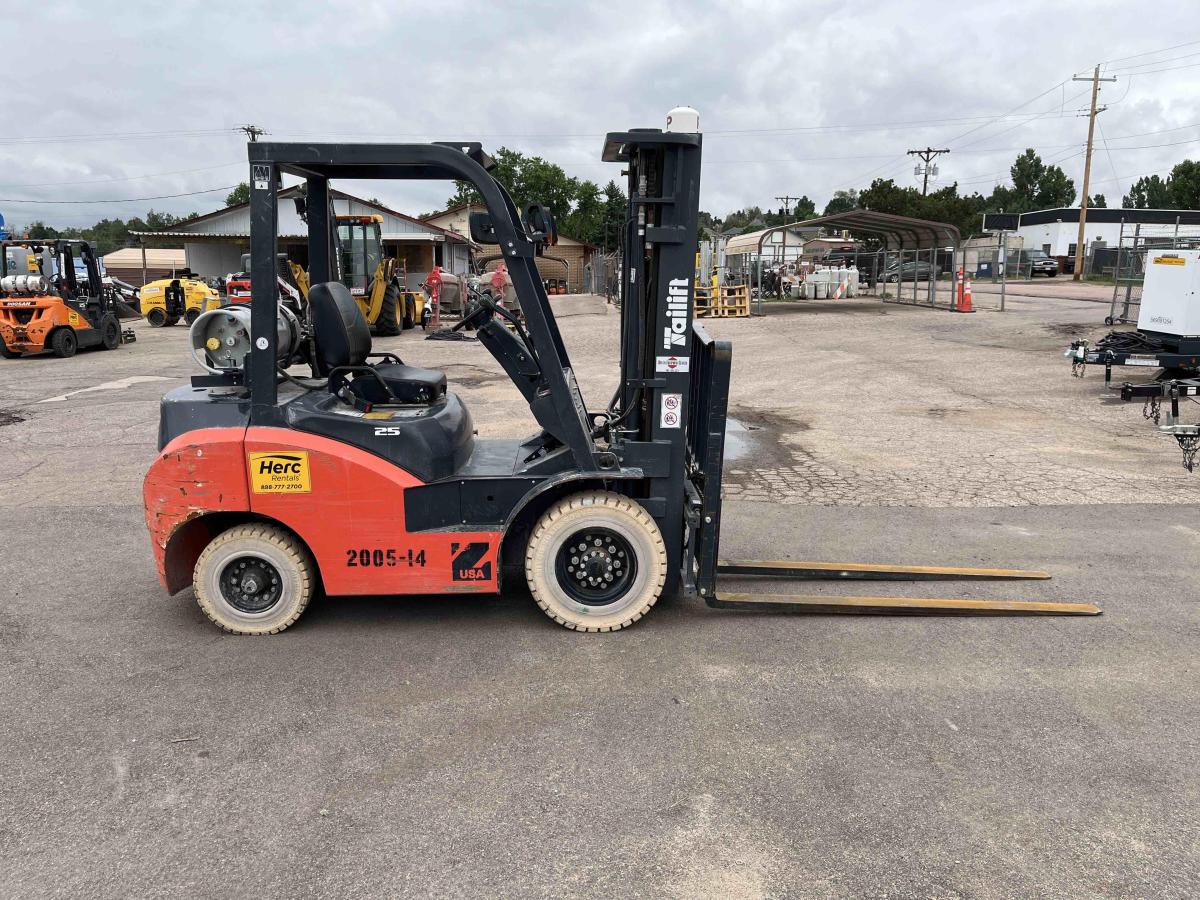 2021 Tailift FG25P
