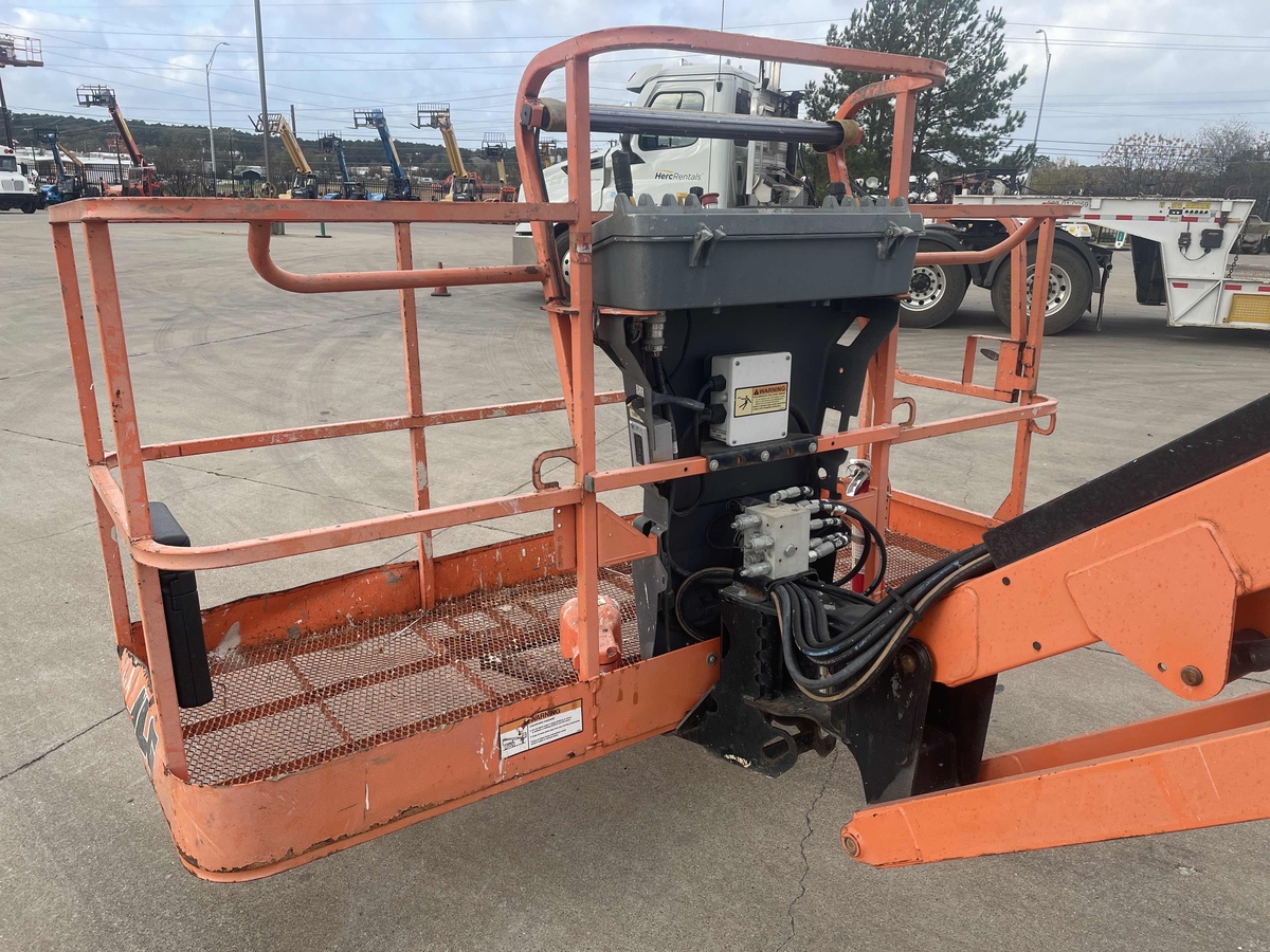 2018 JLG 600AJ-17