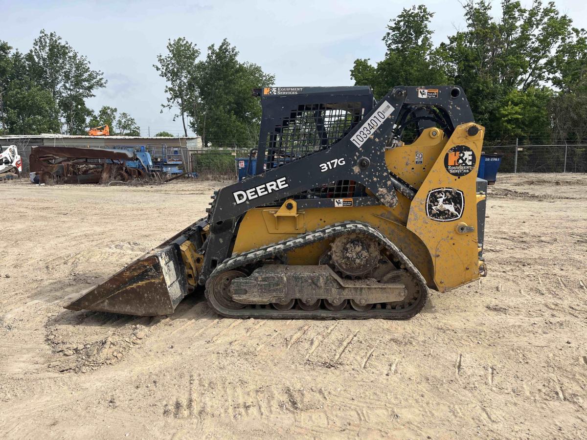 2021 John Deere 317G-8