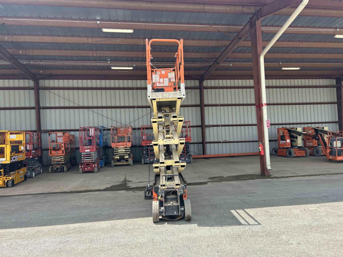 2012 JLG 2630ES