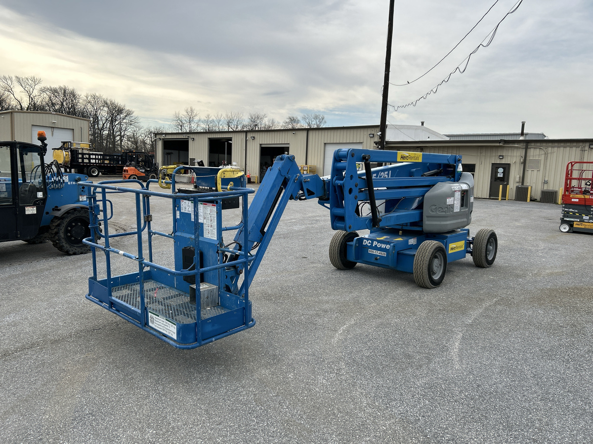 2017 Genie Z-45/25