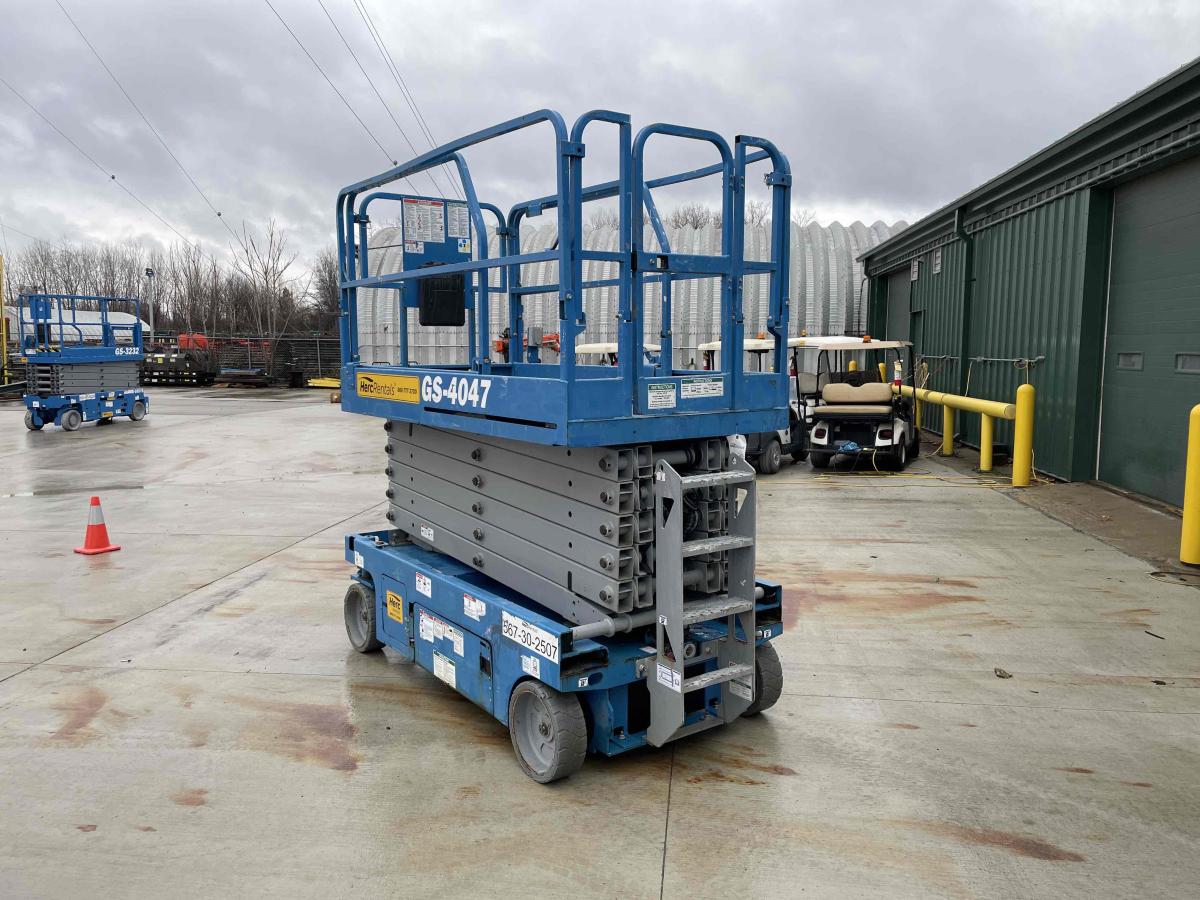 2018 Genie GS-4047