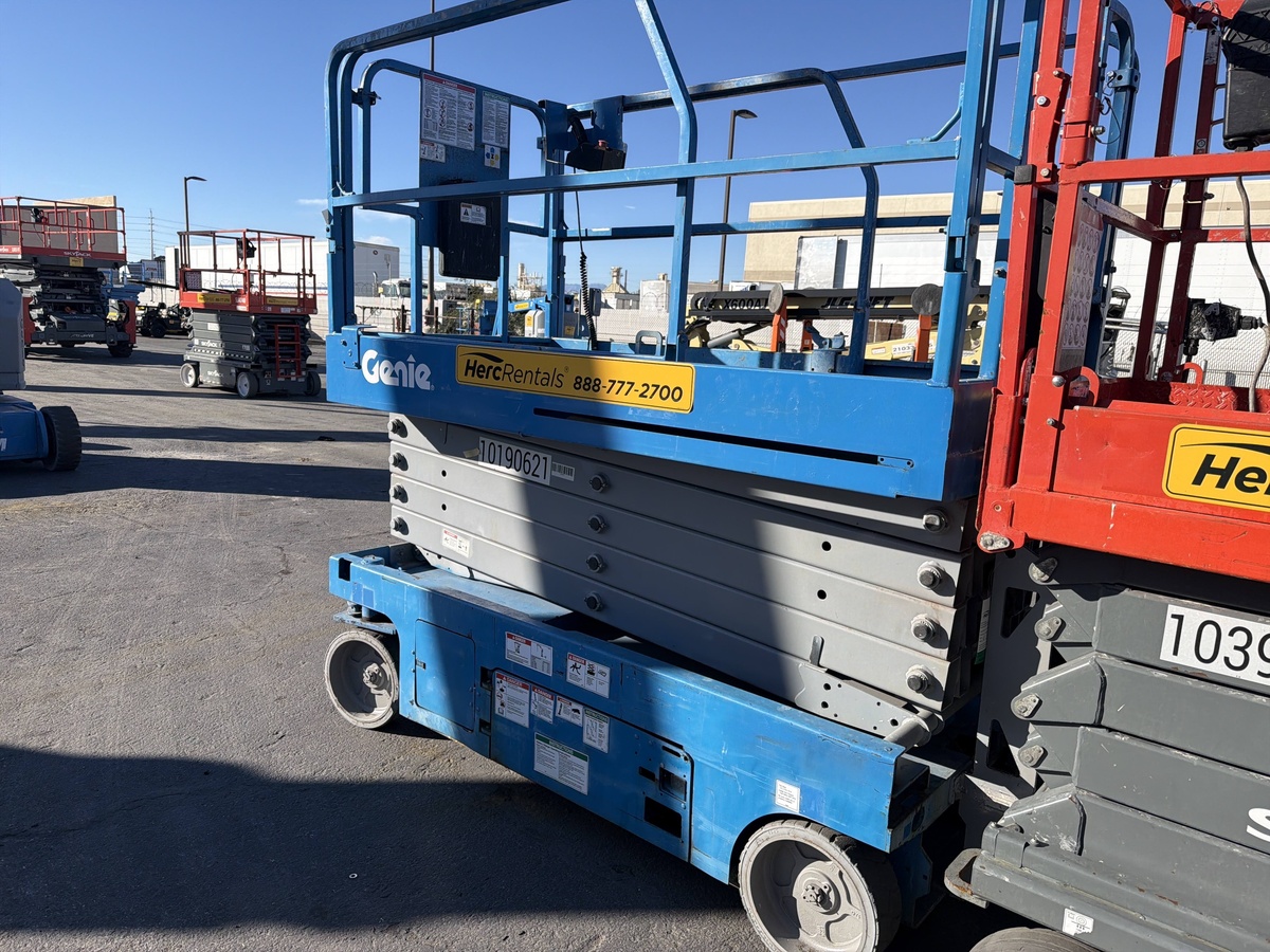 2016 Genie GS-3246-2