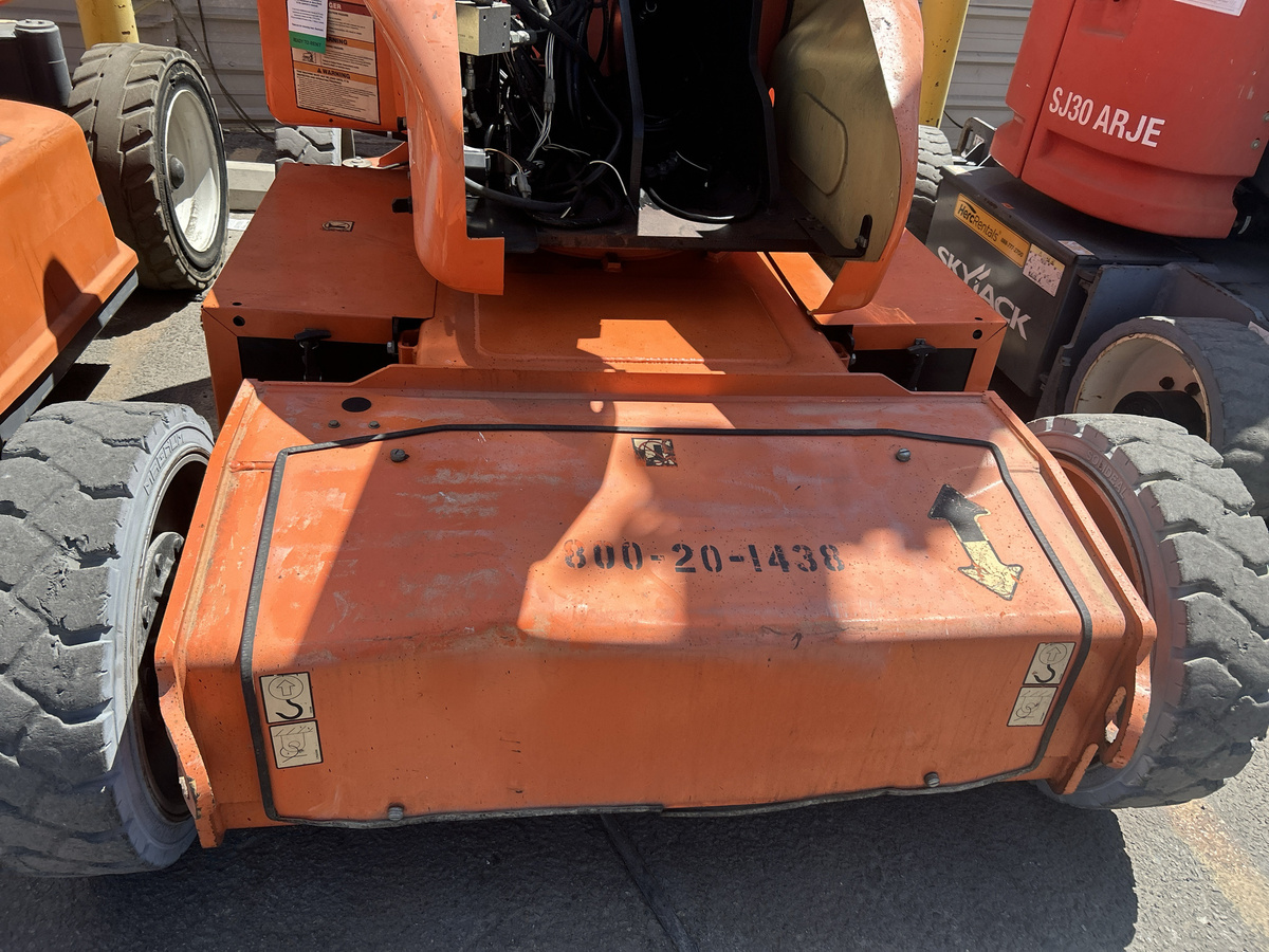 2018 JLG E450AJ-2