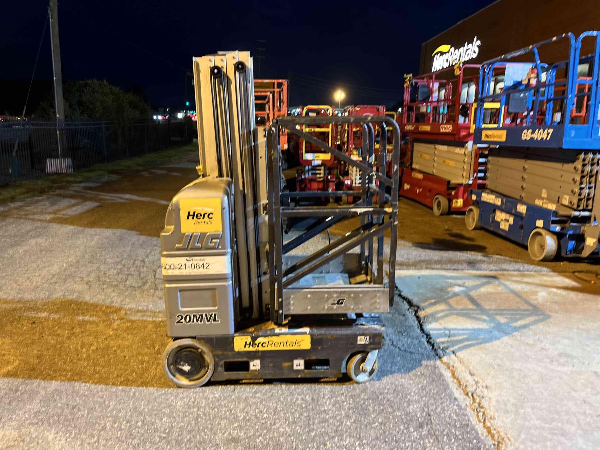 2018 JLG 20MVL