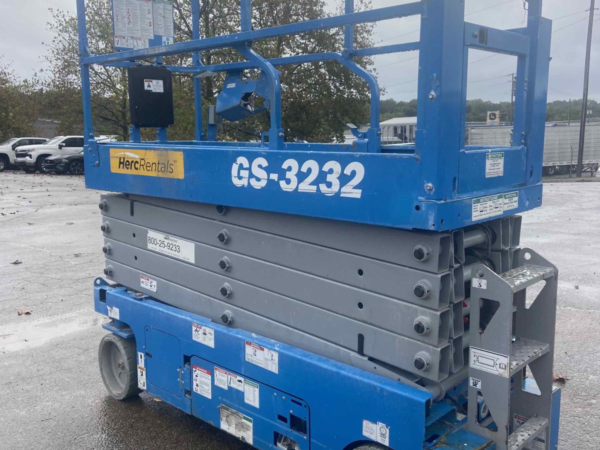 2019 Genie GS-3232