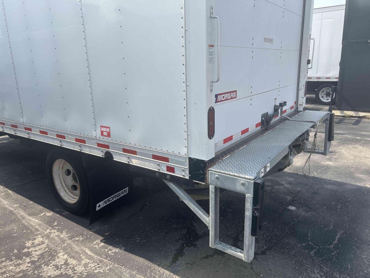 2019 Isuzu NPR-6
