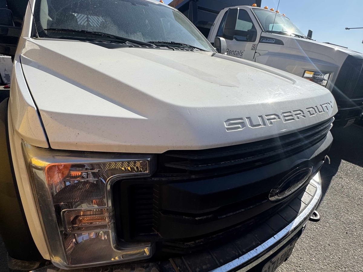 2018 Ford F550-3
