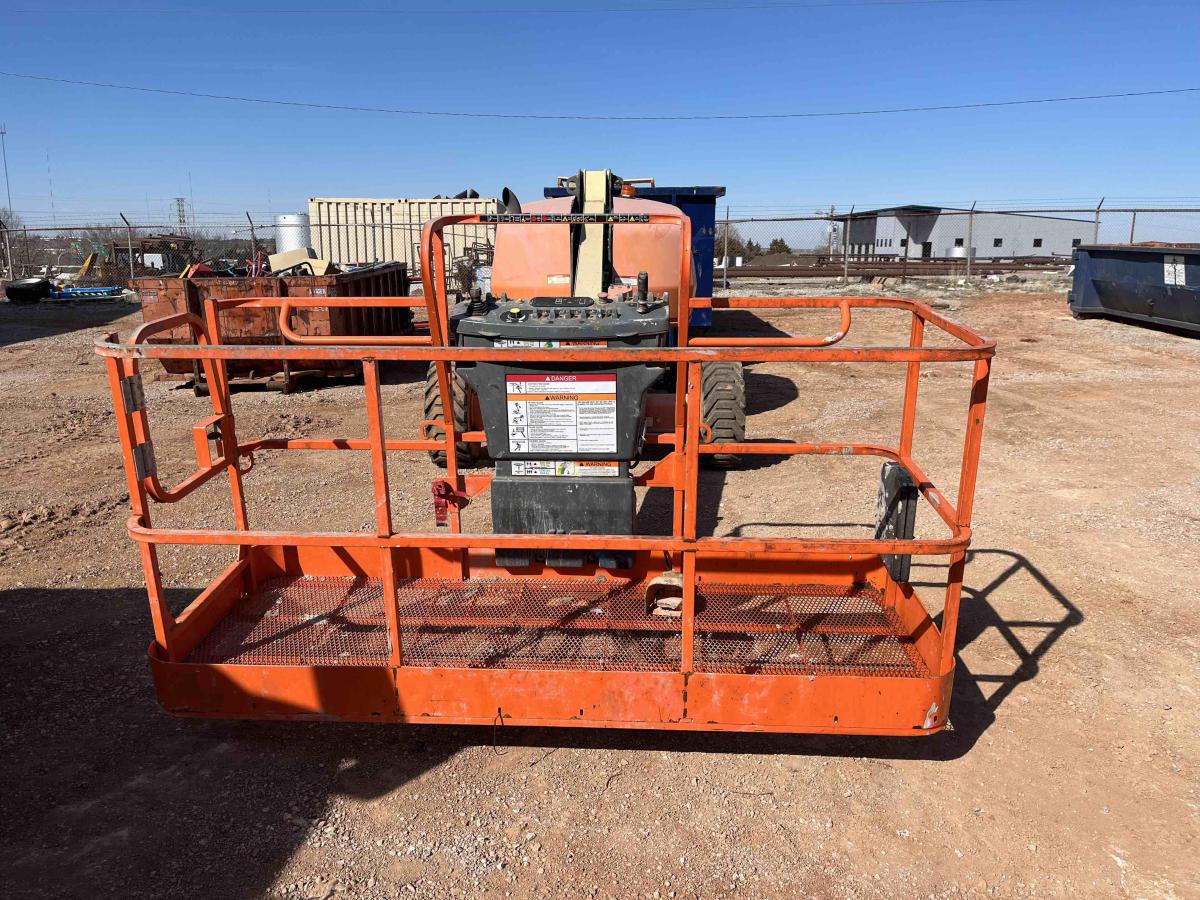 2016 JLG 400S