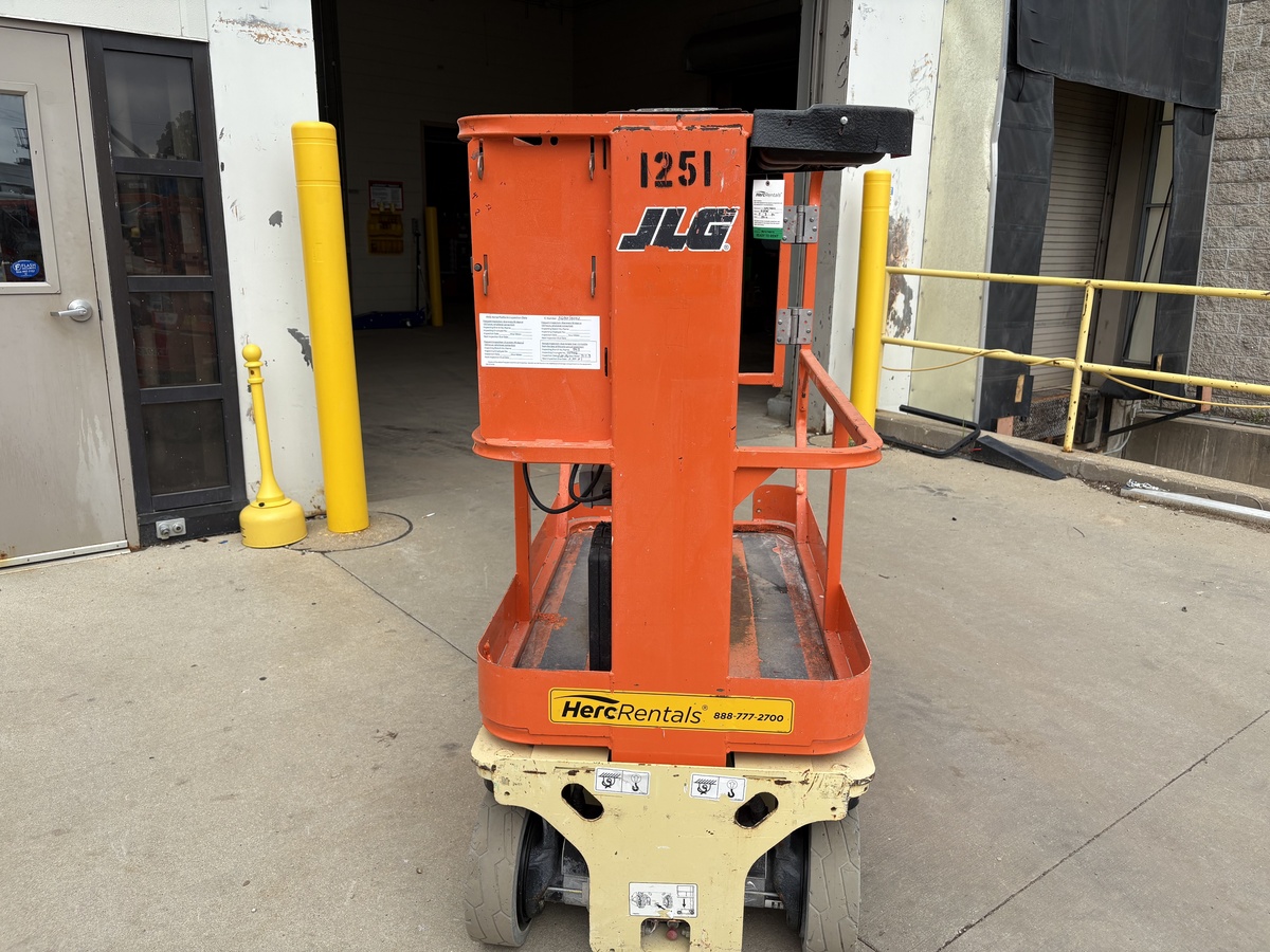 2017 JLG 1230ES-4