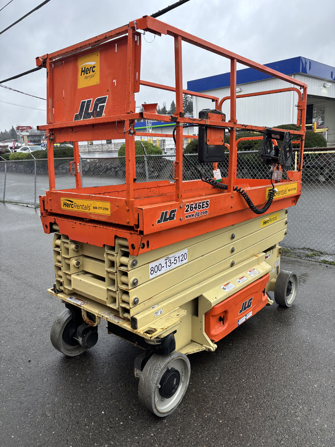 2017 JLG 2646ES-8