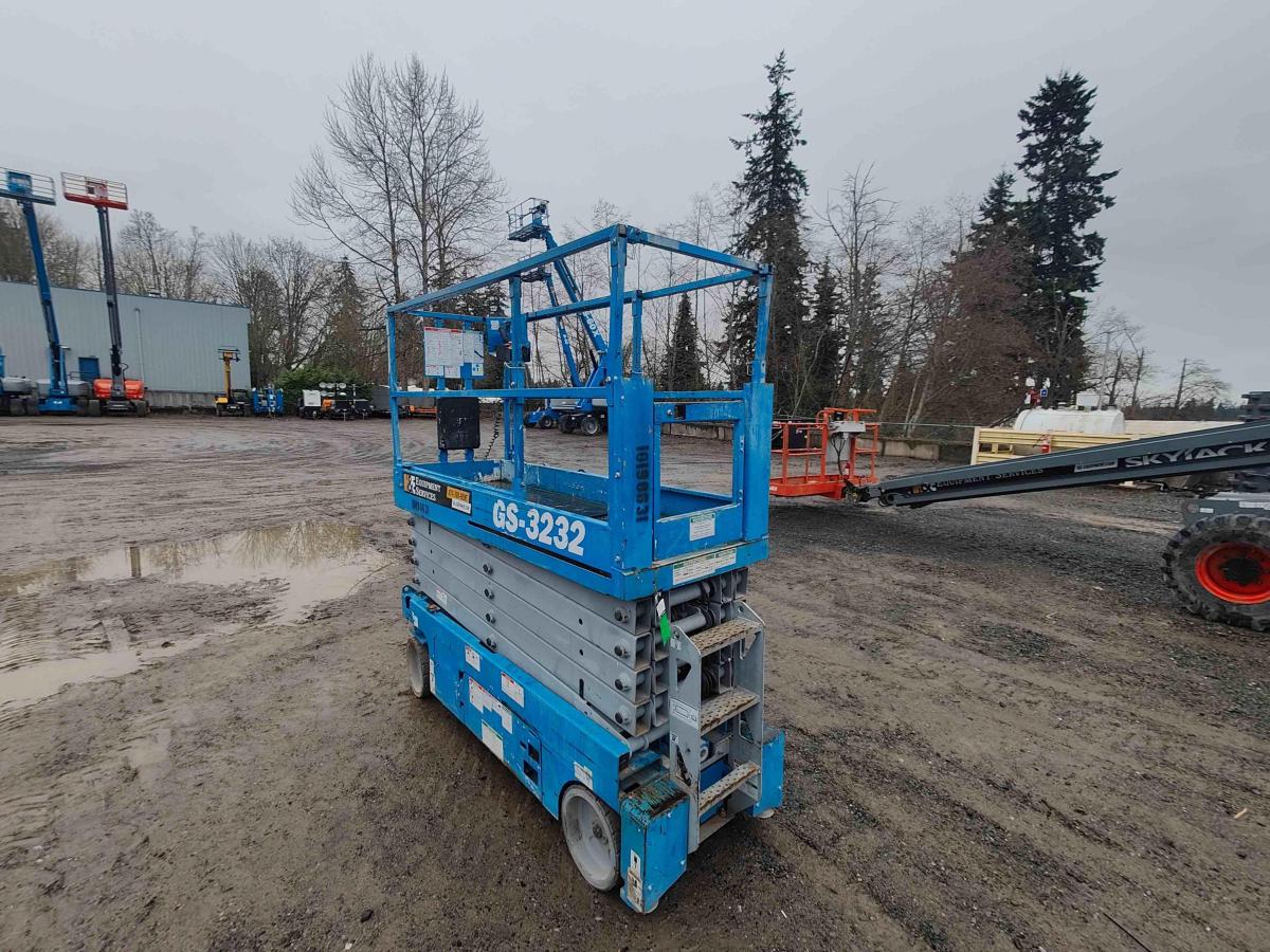 2016 Genie GS-3232