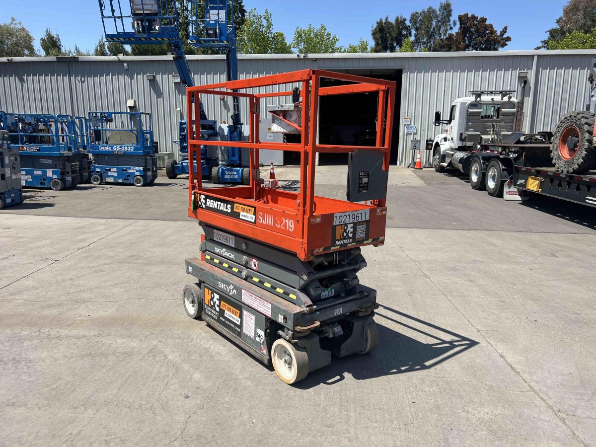 2017 Skyjack SJ3219