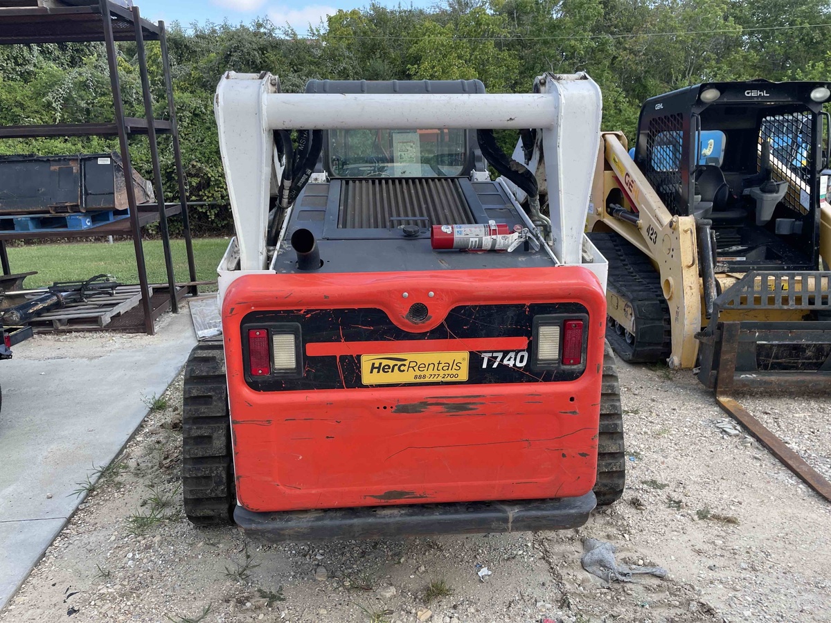 2021 Bobcat T740