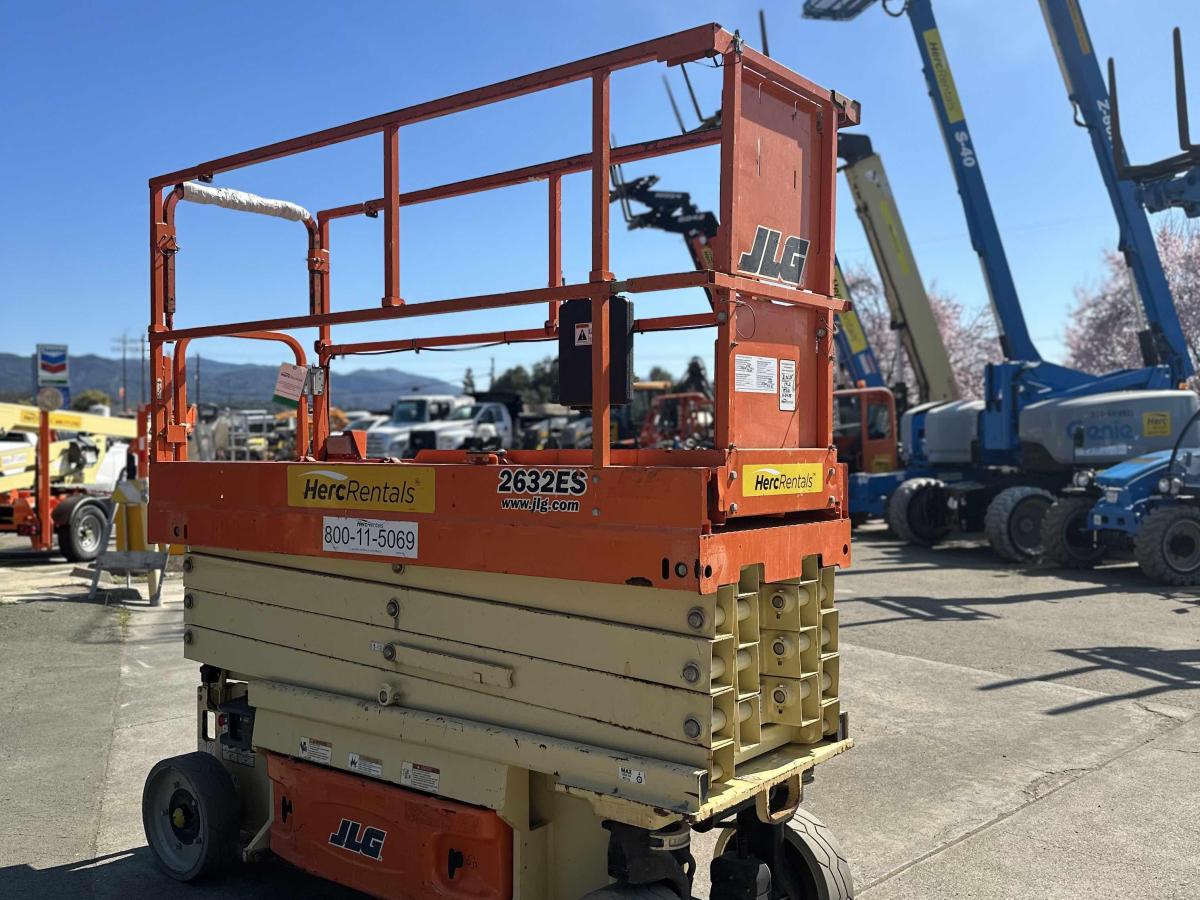 2016 JLG 2632ES