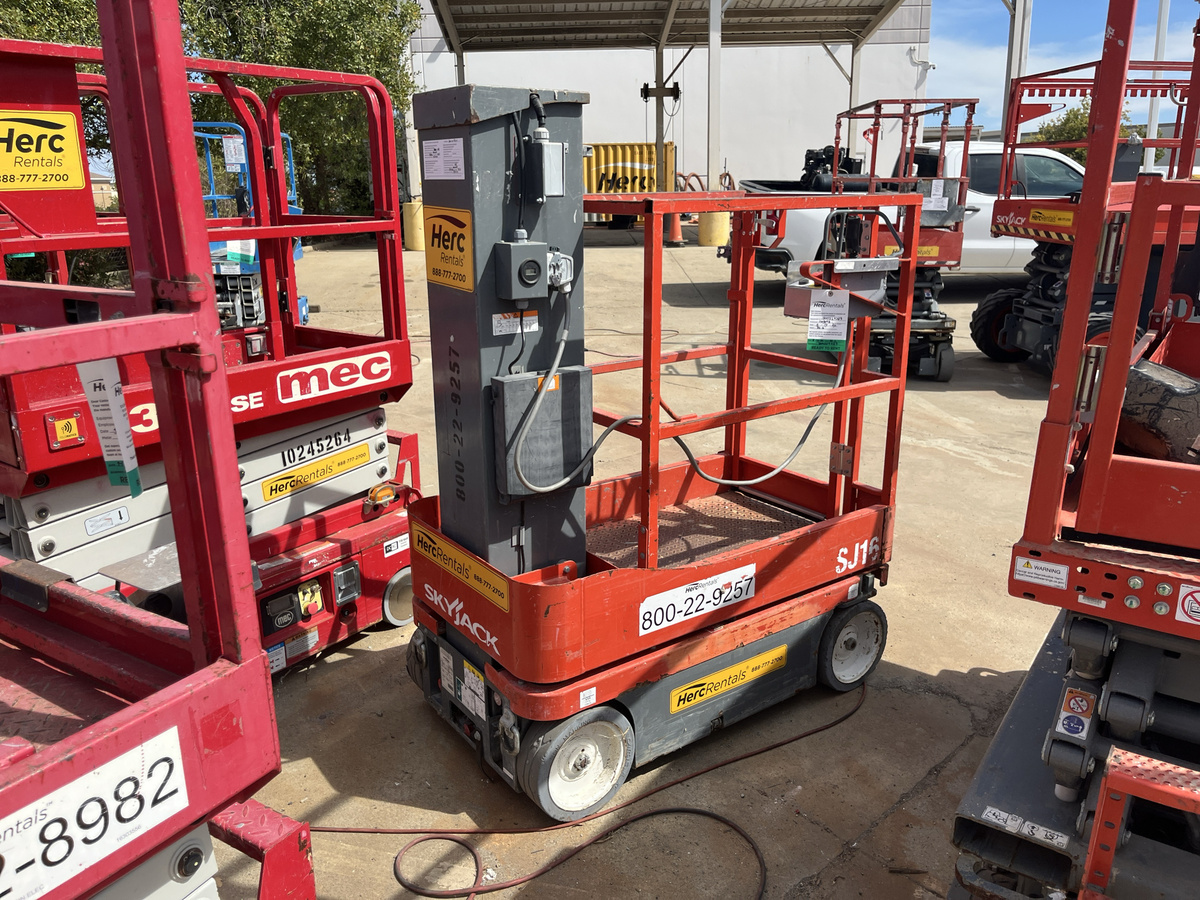 2018 Skyjack SJ16-3