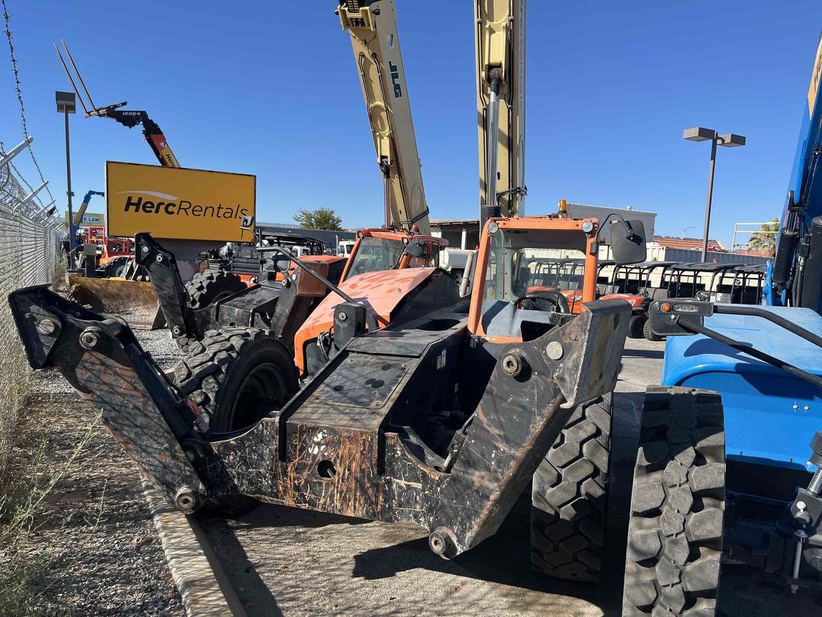 2016 JLG 1055-6