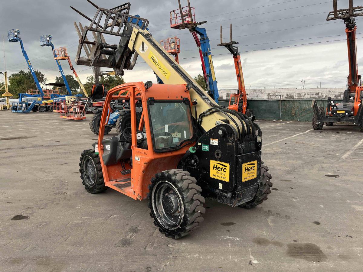2017 JLG G5-18A