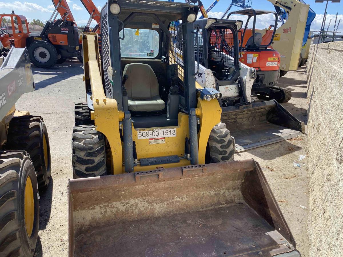 2017 Gehl R165-3