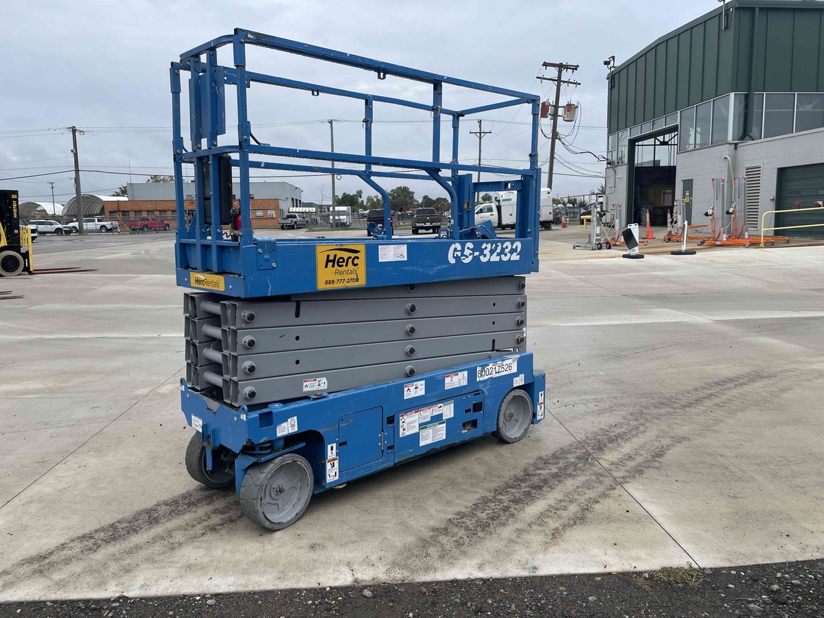 2018 Genie GS-3232-2