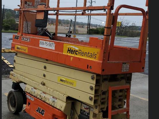 2017 JLG 2632ES