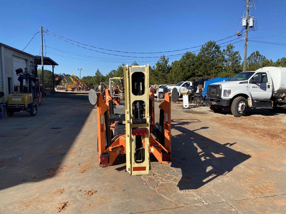 2018 JLG T350-7
