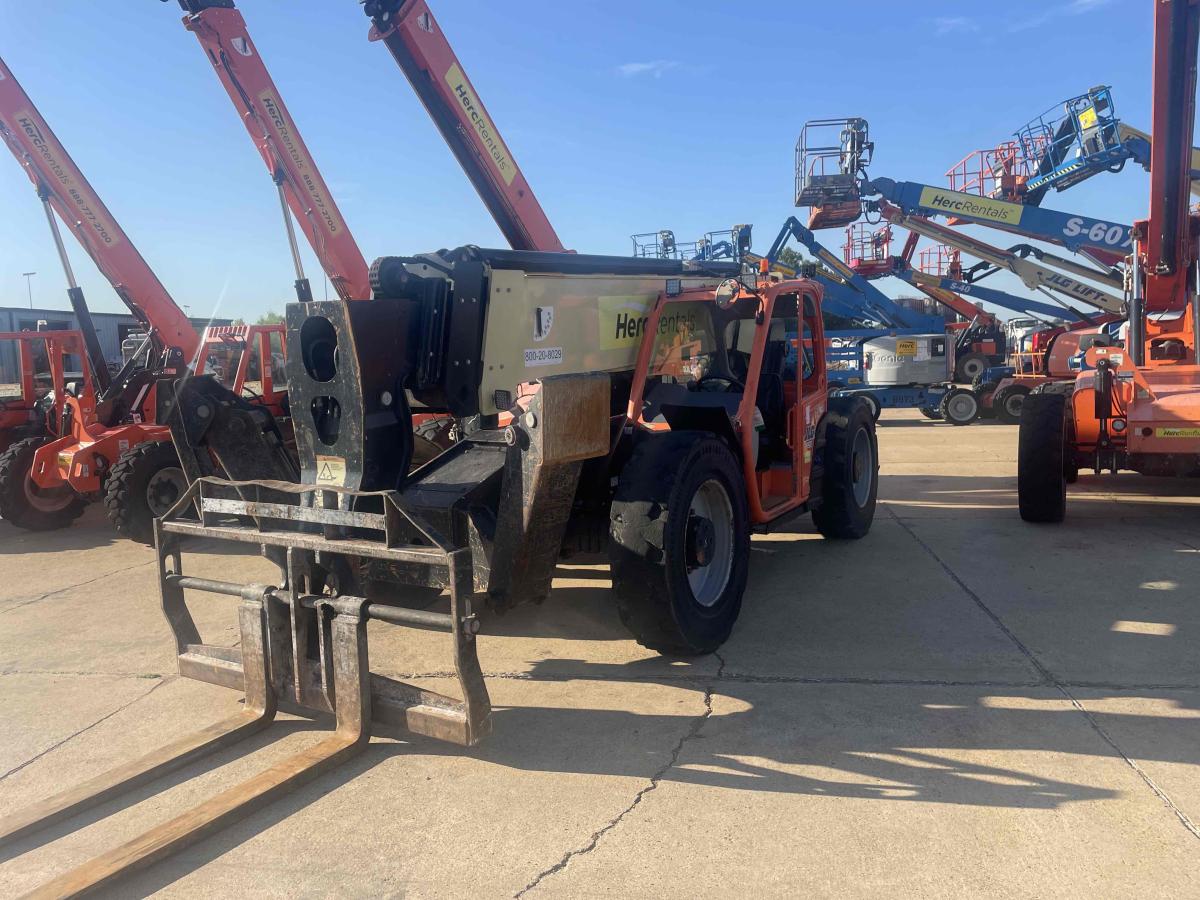 2018 JLG 1255